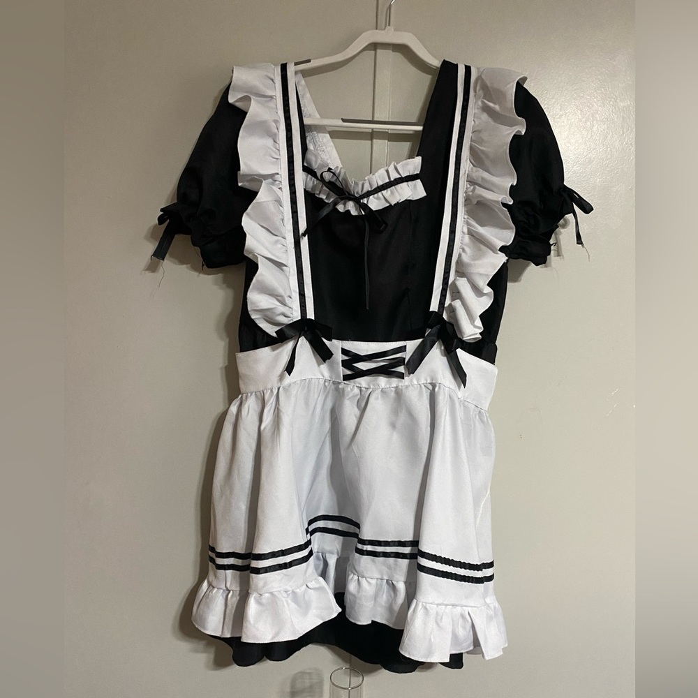 Women’s maid costume (dress + apron + cat ears)